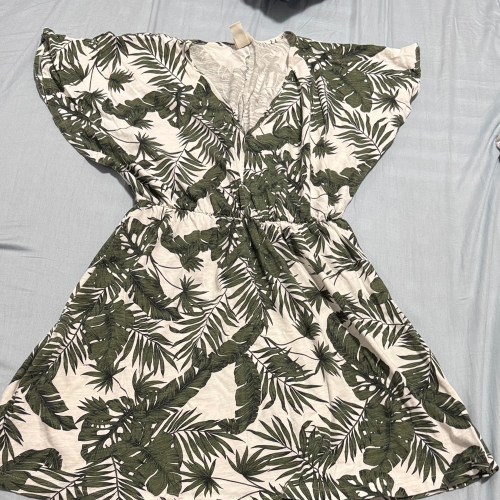 2/20$ or free with purchase of any other listing 💕H&M print Mini Dress
